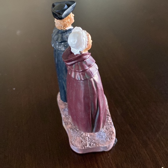 Winter Couple - Colonial Williamsburg Lang and Wise - Picture 5 of 10